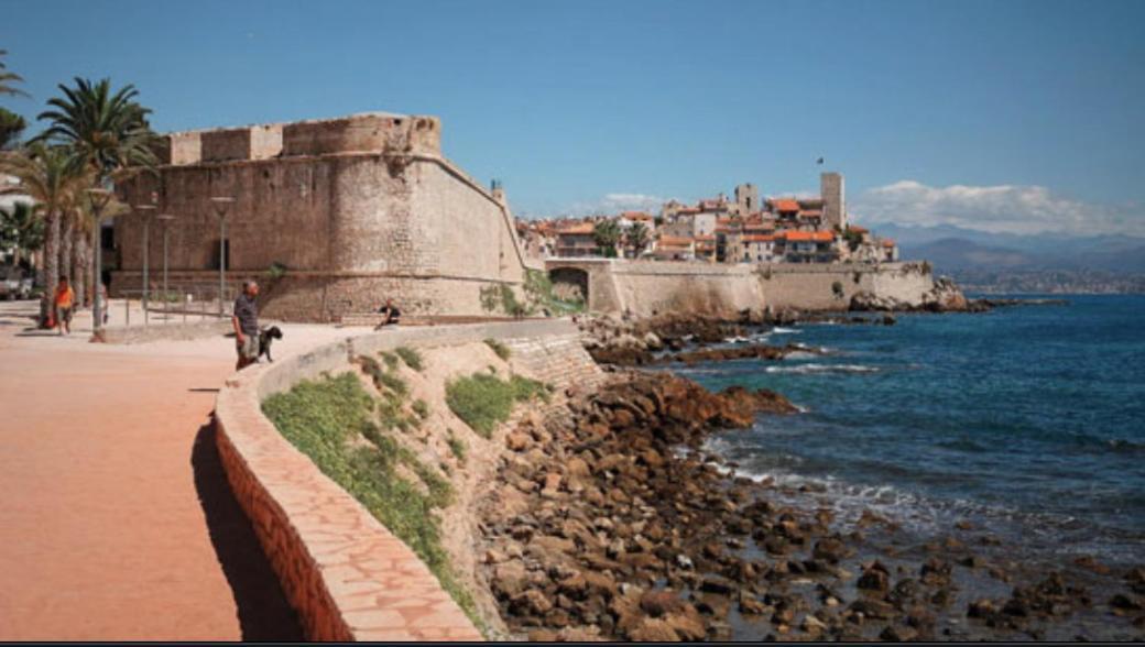 Vue Mer Et Remparts. Entre Vieille Ville Et Plages Antibes Kültér fotó